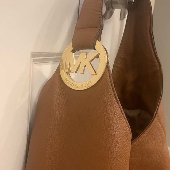 Michael Kors leather shoulder bag - Picture 2 of 6
